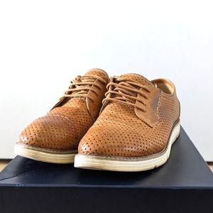 Brown Leather Sneaker - W10